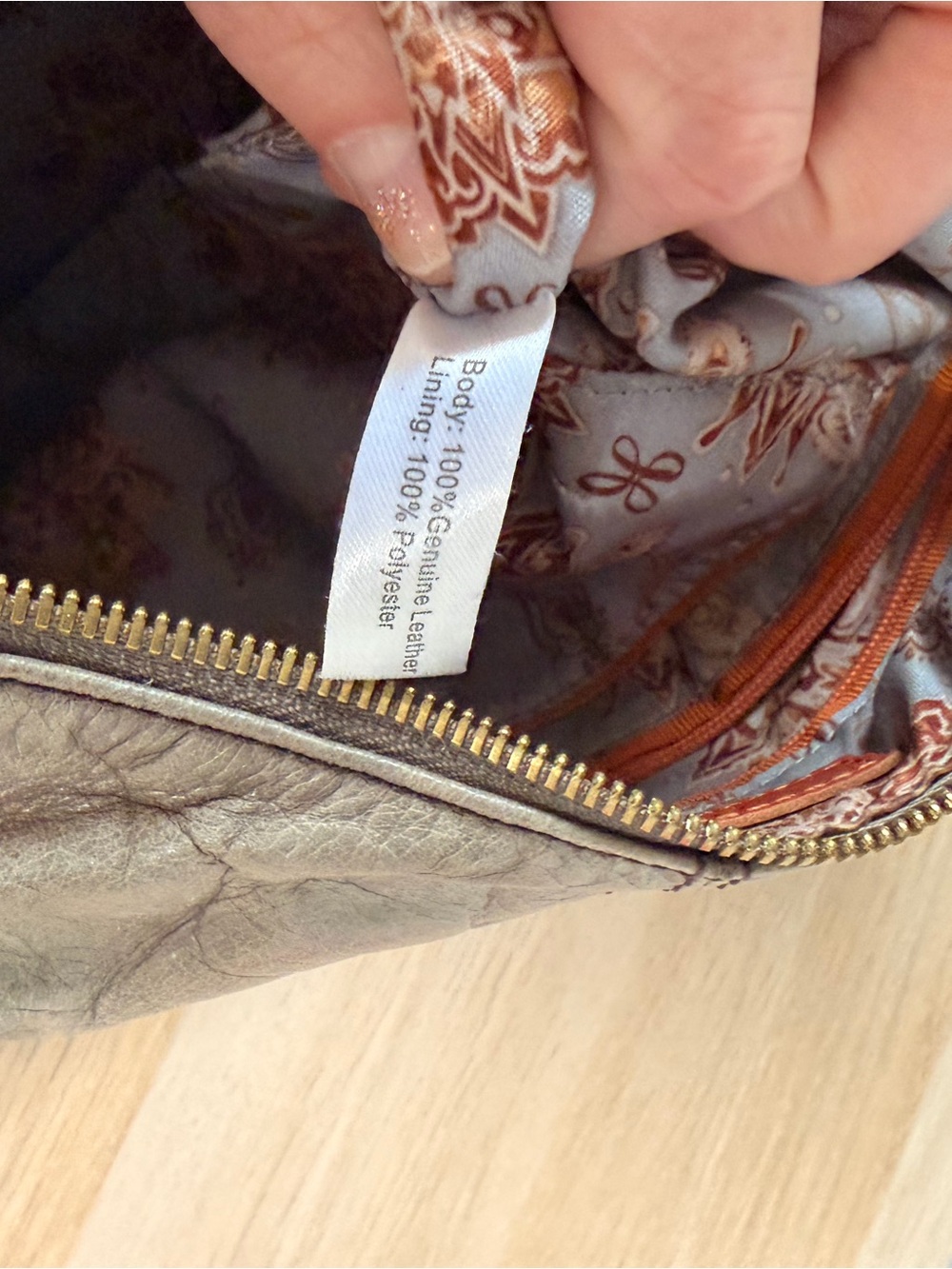 HOBO Leather Shoulder Bag in Taupe - Women's Tote - Picture 4 of 6